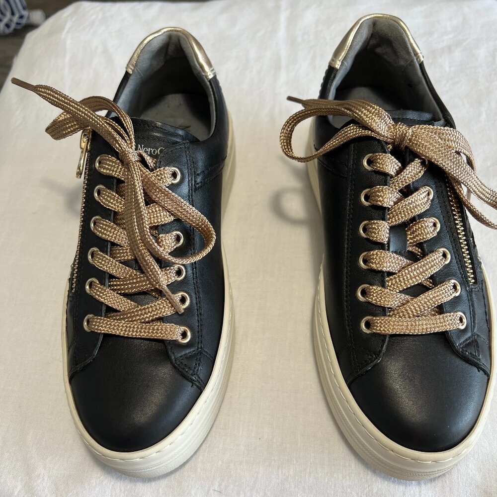 Nero Giardini Sneakers/Athletic Shoes. Size 35 (5-5.5 US)